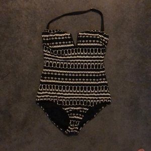Black and white swim suit